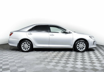 Подержанный автомобиль Toyota Camry Sedan 2017 года (4 фото)