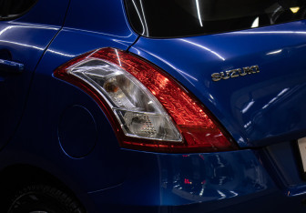 Подержанный автомобиль Suzuki Swift Hatchback 2011 года (21 фото)