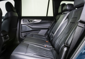 Подержанный автомобиль GAC GS8 2023 года (10 фото)