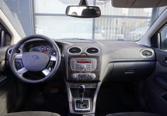 Подержанный автомобиль Ford Focus Hatchback 2007 года (11 фото)