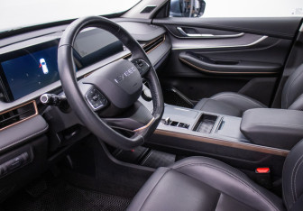 Подержанный автомобиль Exeed LX 2022 года (10 фото)