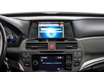 Подержанный автомобиль Honda Crosstour 2014 года (17 фото)