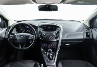 Подержанный автомобиль Ford Focus Hatchback 2018 года (8 фото)