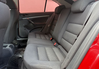 Подержанный автомобиль Skoda Octavia Liftback 2013 года (11 фото)