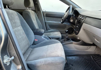 Подержанный автомобиль Daewoo Gentra Sedan 2014 года (10 фото)