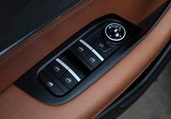 Подержанный автомобиль Chery Tiggo 8 Pro e+ 2023 года (24 фото)