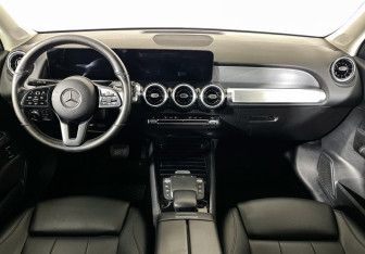 Подержанный автомобиль Mercedes-Benz GLB 2021 года (12 фото)