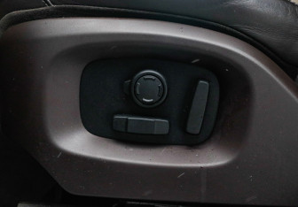 Подержанный автомобиль Land Rover Range Rover Sport 2017 года (16 фото)