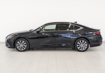 Подержанный автомобиль Lexus ES 2021 года (8 фото)