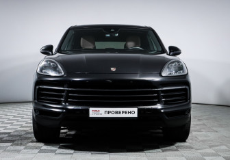 Подержанный автомобиль Porsche Cayenne 2021 года (2 фото)