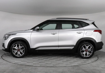 Подержанный автомобиль Kia Seltos 2022 года (8 фото)