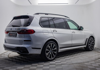 Подержанный автомобиль BMW X7 2020 года (4 фото)
