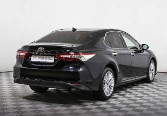 Подержанный автомобиль Toyota Camry Sedan 2020 года (5 фото)