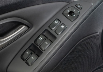 Подержанный автомобиль Hyundai ix35 2010 года (15 фото)