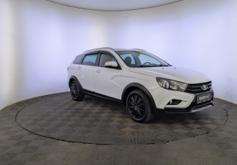 Подержанный автомобиль LADA (ВАЗ) Vesta Wagon 2019 года (3 фото)