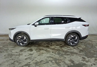 Подержанный автомобиль Omoda C7 2024 года (4 фото)