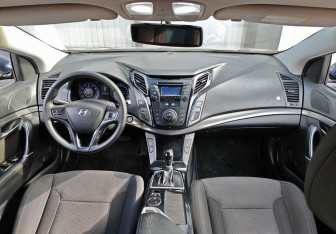 Подержанный автомобиль Hyundai i40 Sedan 2013 года (12 фото)