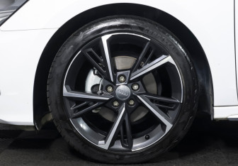 Подержанный автомобиль Audi A3 Hatchback 2021 года (20 фото)