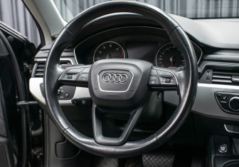 Подержанный автомобиль Audi A4 Sedan 2018 года (16 фото)