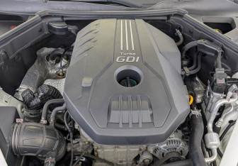 Подержанный автомобиль Kia Stinger 2018 года (9 фото)