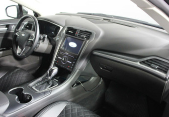 Подержанный автомобиль Ford Mondeo Sedan 2019 года (6 фото)