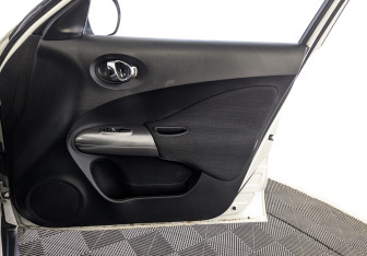 Подержанный автомобиль Nissan Juke 2014 года (25 фото)