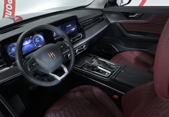 Подержанный автомобиль Hongqi HS5 2024 года (7 фото)