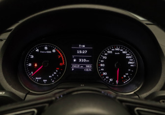 Подержанный автомобиль Audi A3 Sedan 2017 года (8 фото)