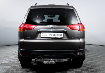 Подержанный автомобиль Mitsubishi Pajero Sport 2012 года (6 фото)