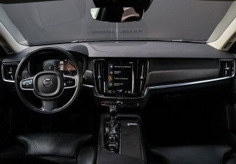 Подержанный автомобиль Volvo V90 Cross Country 2019 года (11 фото)