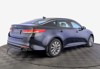 Подержанный автомобиль Kia Optima Sedan 2017 года (5 фото)