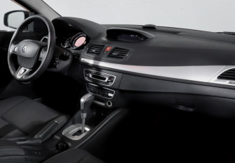 Подержанный автомобиль Renault Megane Hatchback 2011 года (9 фото)