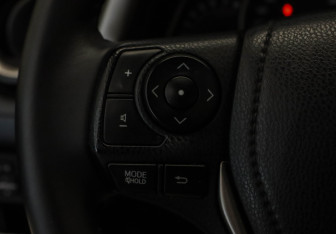 Подержанный автомобиль Toyota RAV4 2012 года (13 фото)