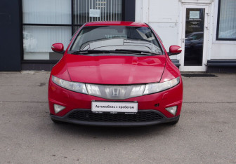 Подержанный автомобиль Honda Civic Hatchback 2008 года (2 фото)