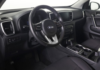 Подержанный автомобиль Kia Sportage 2021 года (14 фото)