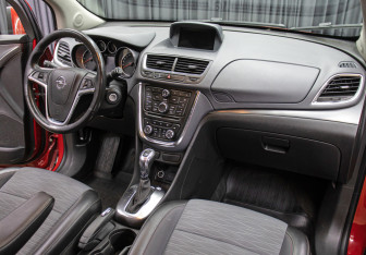 Подержанный автомобиль Opel Mokka 2015 года (11 фото)