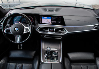 Подержанный автомобиль BMW X7 2020 года (12 фото)
