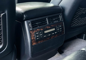 Подержанный автомобиль Toyota Land Cruiser Suv 2012 года (23 фото)