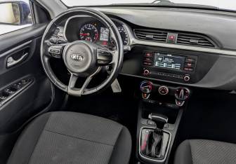 Подержанный автомобиль Kia Rio Hatchback 2021 года (28 фото)