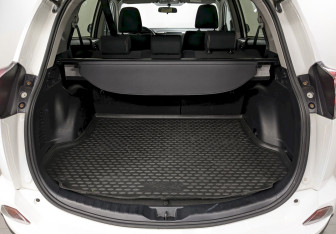 Подержанный автомобиль Toyota RAV4 2017 года (10 фото)