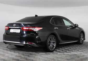 Подержанный автомобиль Toyota Camry Sedan 2023 года (5 фото)