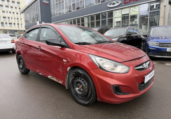 Подержанный автомобиль Hyundai Solaris Sedan 2011 года (3 фото)