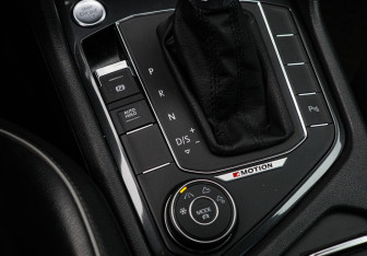 Подержанный автомобиль Volkswagen Tiguan 2018 года (15 фото)