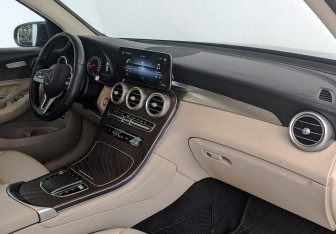 Подержанный автомобиль Mercedes-Benz GLC Coupe 2019 года (11 фото)