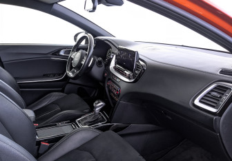 Подержанный автомобиль Kia Ceed Wagon 2021 года (13 фото)