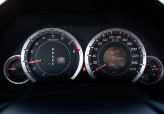 Подержанный автомобиль Honda Accord Sedan 2011 года (11 фото)