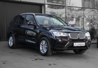 Подержанный автомобиль BMW X3 2015 года (3 фото)