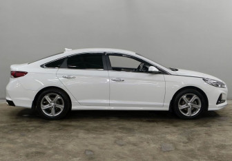 Подержанный автомобиль Hyundai Sonata 2018 года (4 фото)