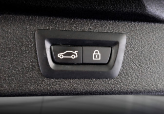 Подержанный автомобиль BMW X5 2017 года (26 фото)