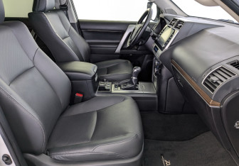 Подержанный автомобиль Toyota Land Cruiser Prado 2021 года (25 фото)